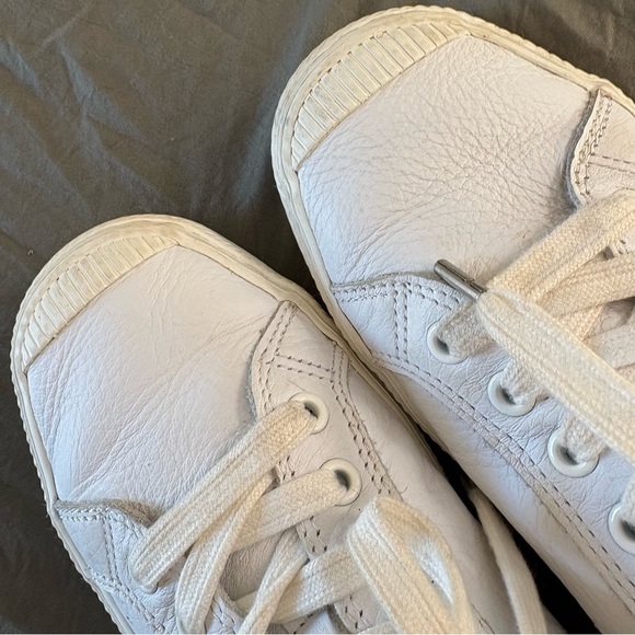 Cariuma Oca Low White Leather Sneakers. Size 8.5. - Picture 12 of 12